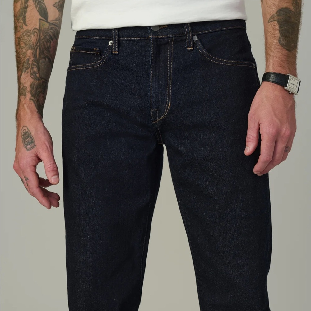 New Joe's Jeans Men’s The Classic 32" Straight Leg Jeans (30” waist) in Peter